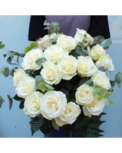 Ramo de 28 rosas blancas