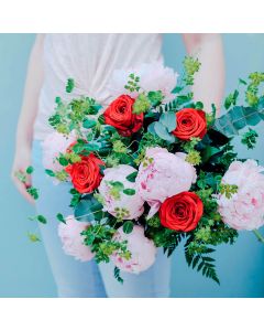 Ramo passion con peonias y rosas