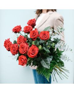 Ramo de 12 rosas rojas largo