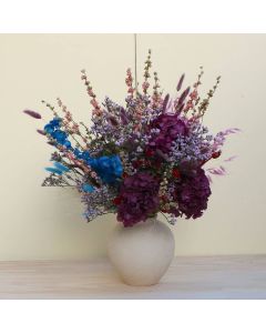 Ramo seco morado en jarron