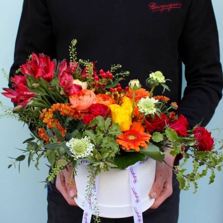 Caja de flores cálido tamaño M