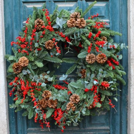 Corona premium de navidad con ilex rojo