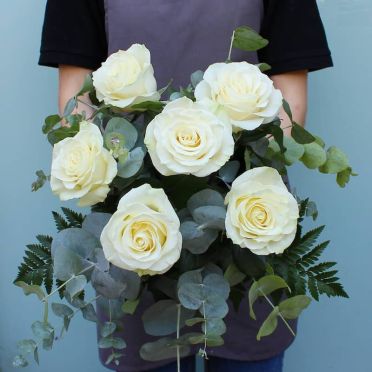 Bouquet of 6 White Roses