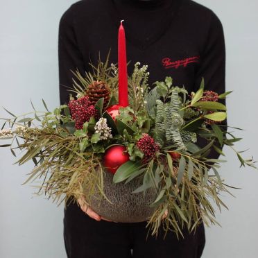 Natural Red Christmas Arrangement with Balls