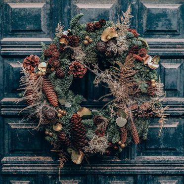 Corona de navidad natural de pinas