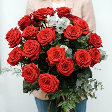 Bouquet of 24 red roses