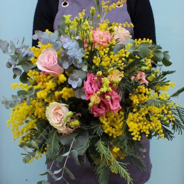 Ramo pastel con mimosa