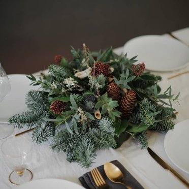 Round Rustic Christmas Table Decoration