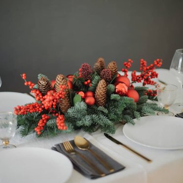 Red Long Christmas Centrepiece