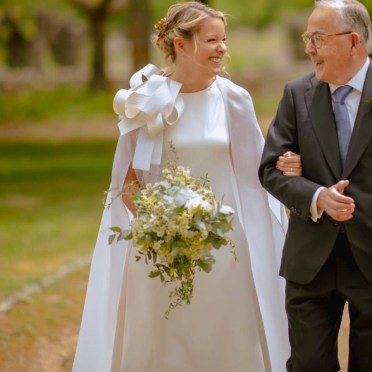 Ramo de novia blanco con caida pequeña