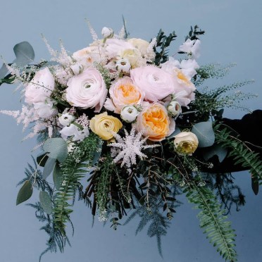 Ramo de novia blanco y melocotón