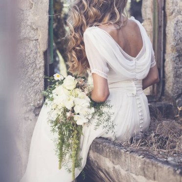 Ramo de novia blanco con caída