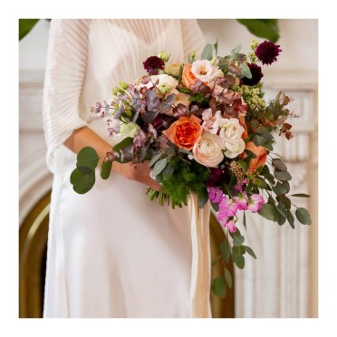 Ramo de novia salmón y con caída