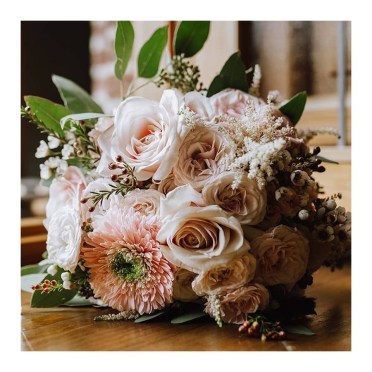 Ramo de novia en tonos crema