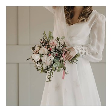 Ramo de novia pastel con bayas