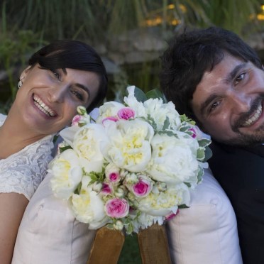 Ramo de novia de peonias blancas y rosas piti-mini