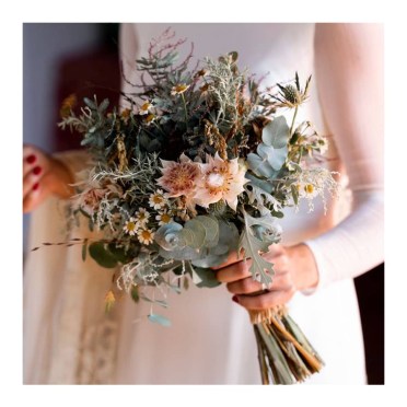Ramo de novia otoñal con proteas