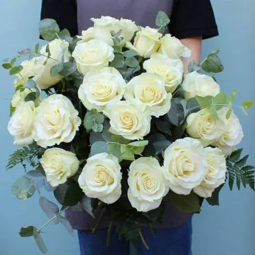 Ramo de 24 rosas blancas