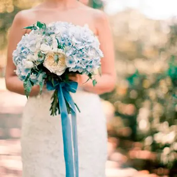 ramo de novia en azul y crema