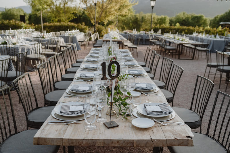 decoracion de mesa en el campo