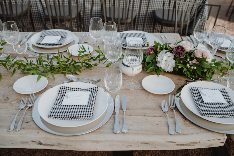 decoracion de ruscus en mesa