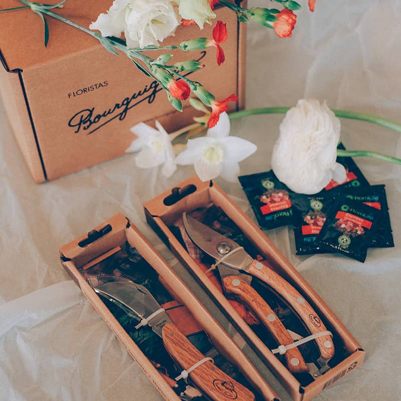caja de herramientas para flores