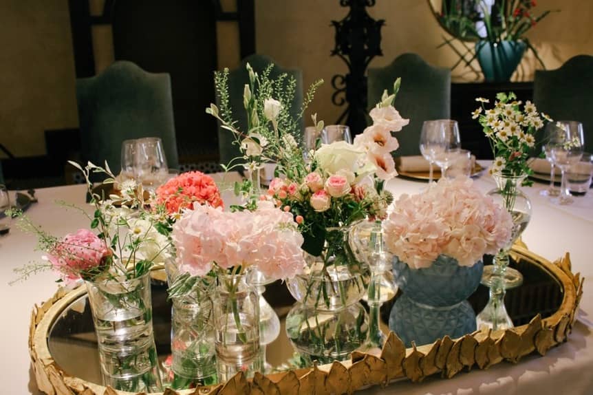 centro floral pastel bodas