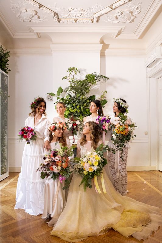 novias sentadas