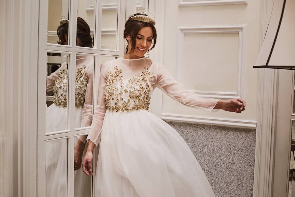 paso uno elegir tu vestido con tu ramo