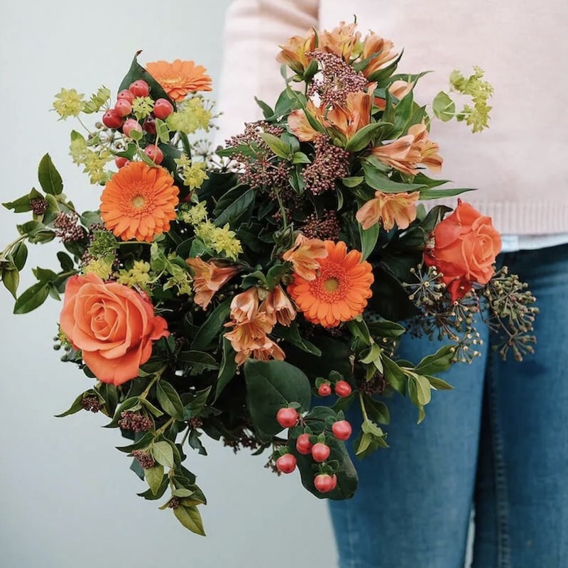 ramo de flores naranja