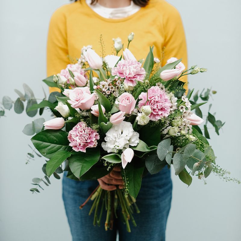 ramo rosa con tulipanes