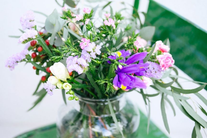 weekly blooms 12 small