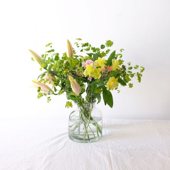 weekly blooms 48 ramo