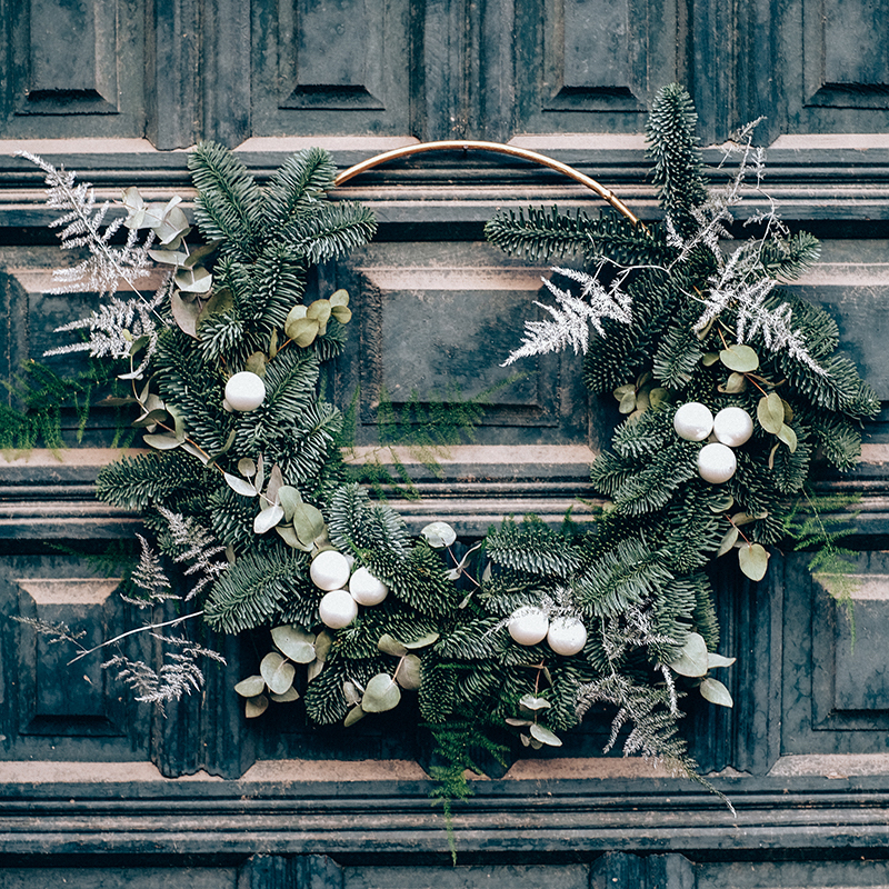 coronas de navidad hechos con aros