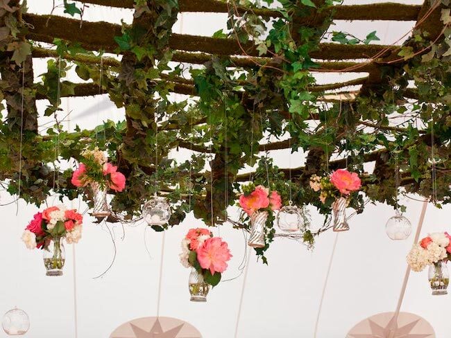 barricada Poesía exageración Ideas para decorar tu boda con guirnaldas de flores | Blog Bourguignon
