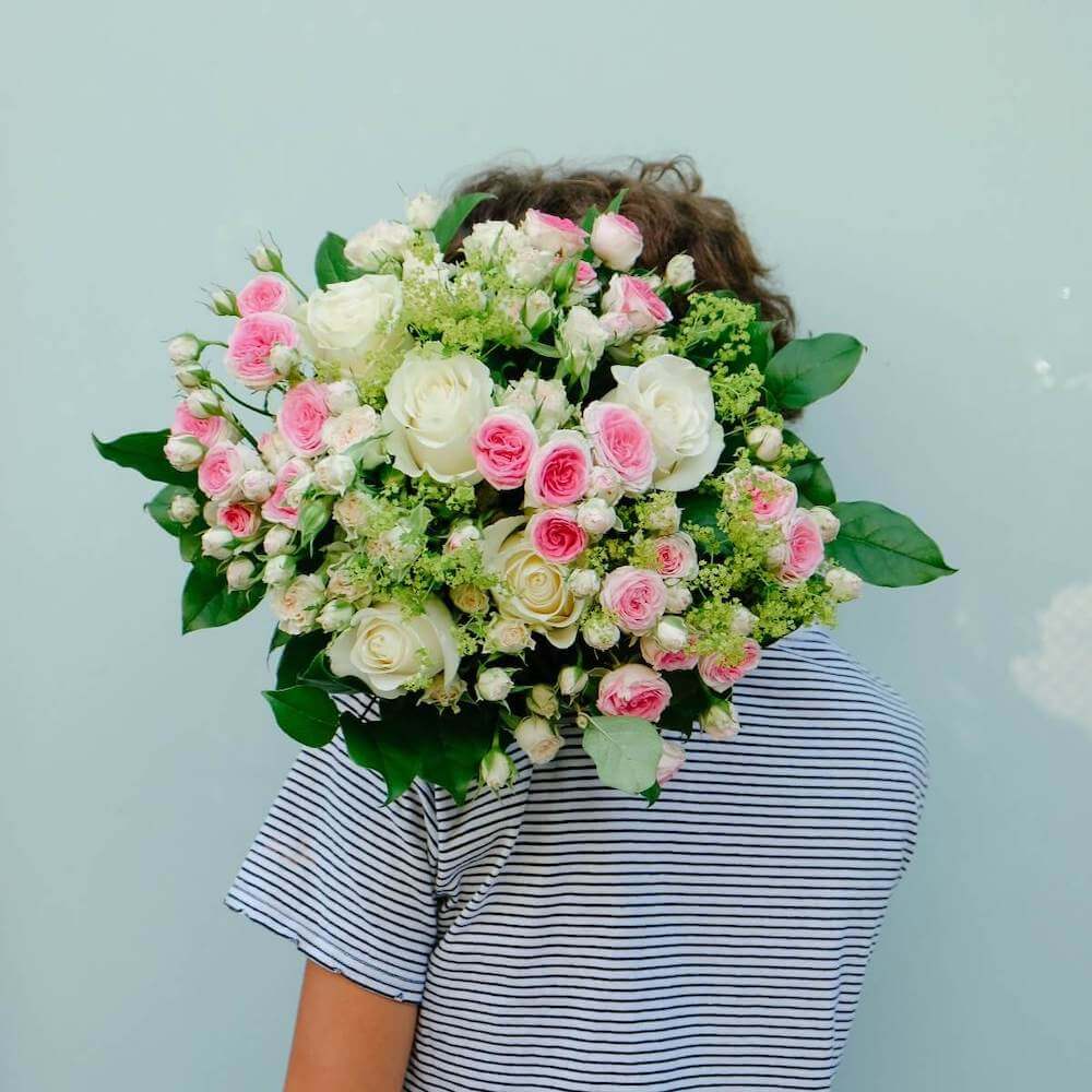 ramo de rosas de pitimini de la variedad mimi eden